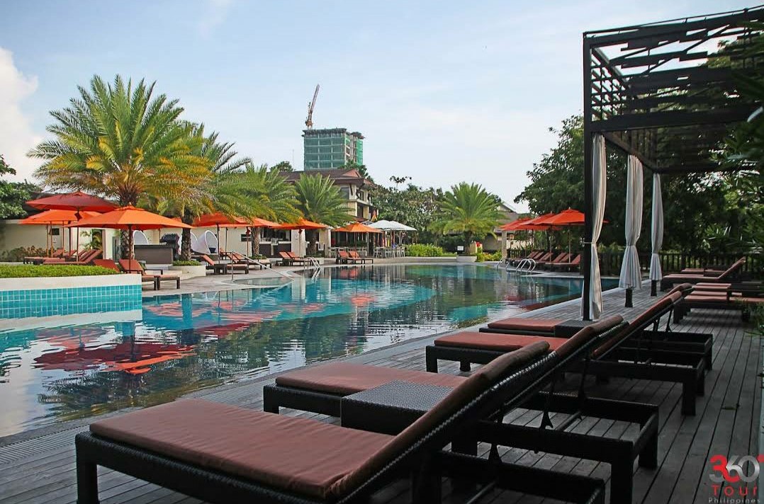 Poolside | Crimson Resort and Spa Mactan