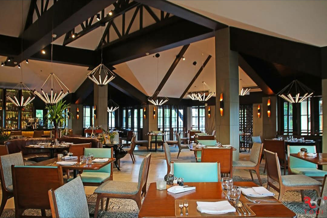 Dining at Crimson Resort and Spa Mactan