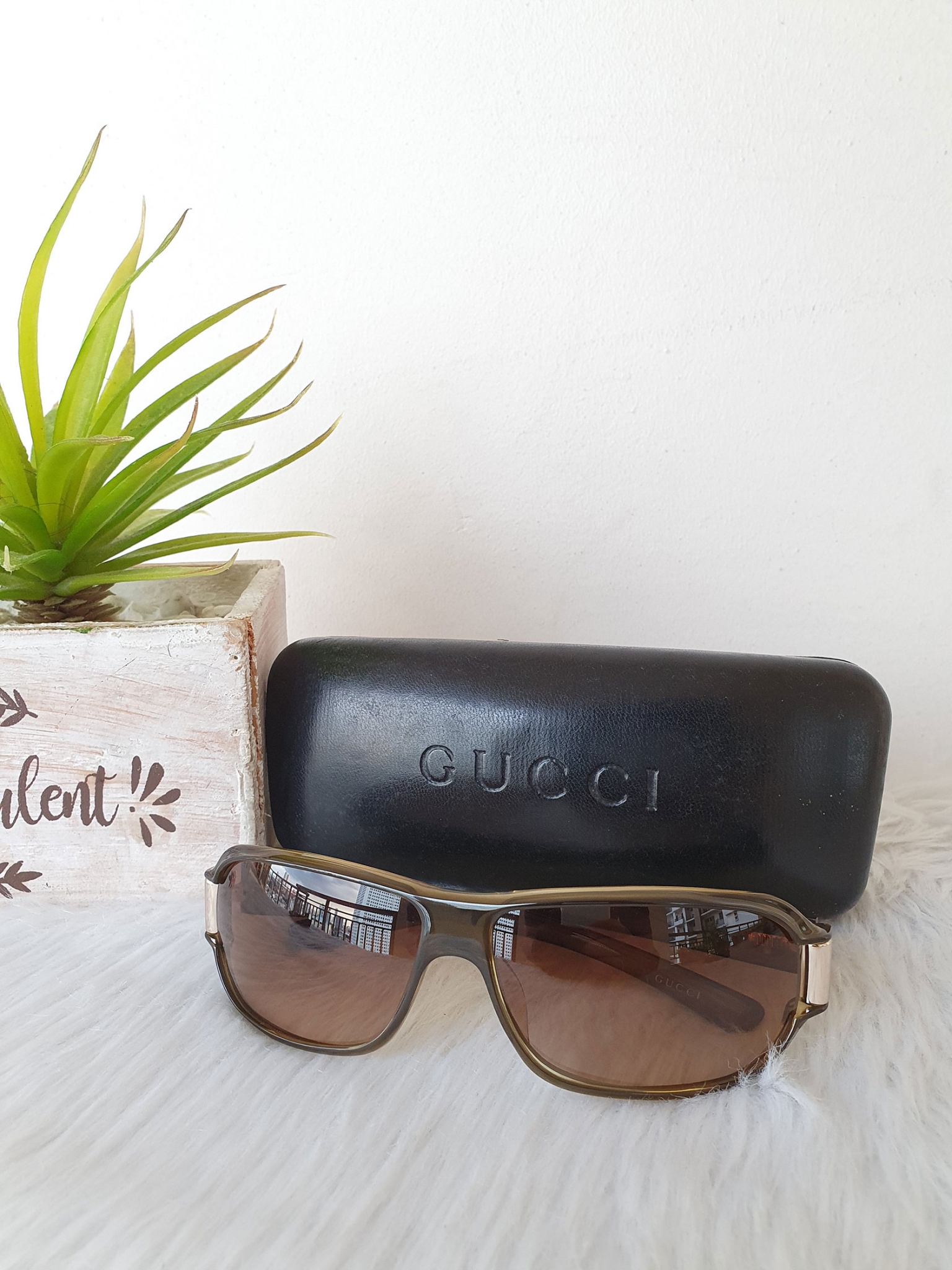 Gucci Shades in Excellent Condition | Mommy Micah - Luxury Bags Trusted ...